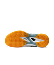 Laden Sie das Bild in den Galerie-Viewer, Yonex Power Cushion 65 Z4 MEN V2
